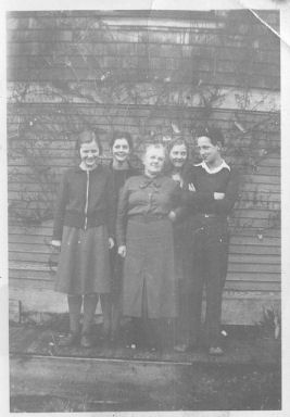 B027 - Hannah Elizabeth and grandchildren Barbara, Doreen, Ethel and Arthur, children of Annie Hope and George McClure taken in 1939 in Vancouver, BC B027 - Hannah Elizabeth and grandchildren Barbara, Doreen, Ethel and Arthur, children of Annie Hope and George McClure taken in 1939 in Vancouver, BC