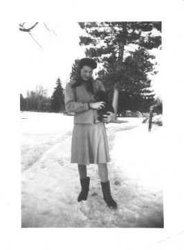 H060 - Olive MacGregor daughter of Mary Harper Hazelwood