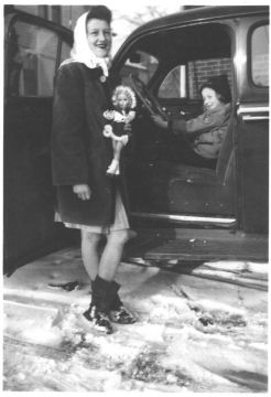 H118 - l. Mary Benton Lennon - r.