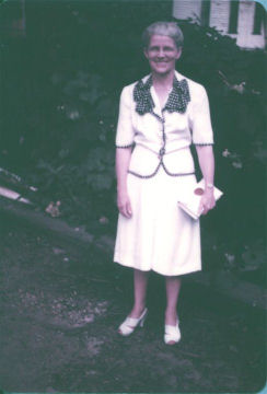 H121 - Hilda Harper Benton